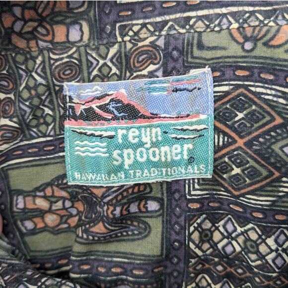 Vintage Y2K REYN SPOONER Hawaiian Traditionals Tiki ALOHA SHIRT Geometric Totems - Picture 3 of 5